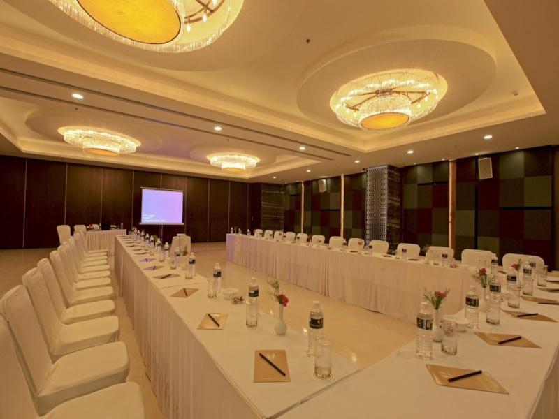 Goutham Grand Hotel - Tenali Виджаявада Экстерьер фото