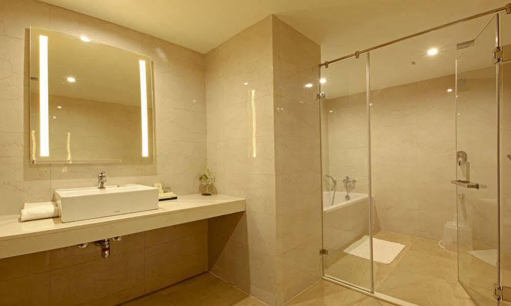 Goutham Grand Hotel - Tenali Виджаявада Экстерьер фото