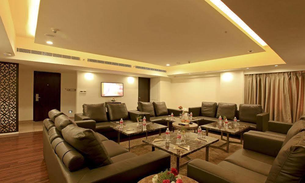 Goutham Grand Hotel - Tenali Виджаявада Экстерьер фото